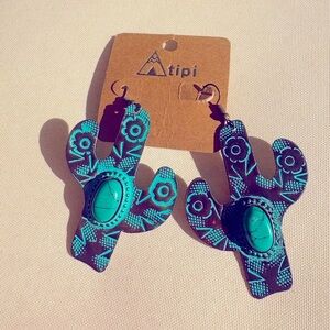 Metal earrings…Western look